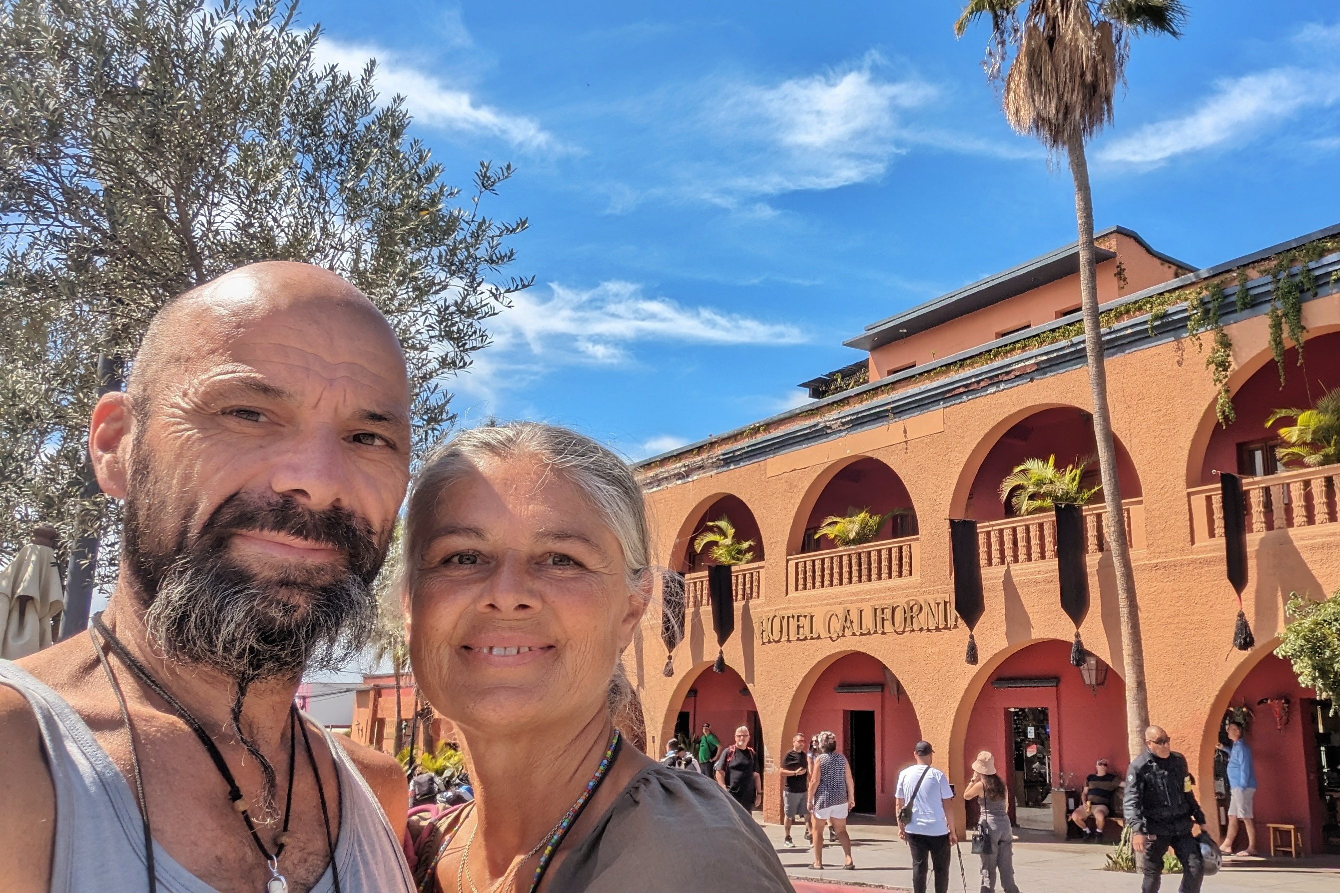 Isa et Manu à l'hôtel California